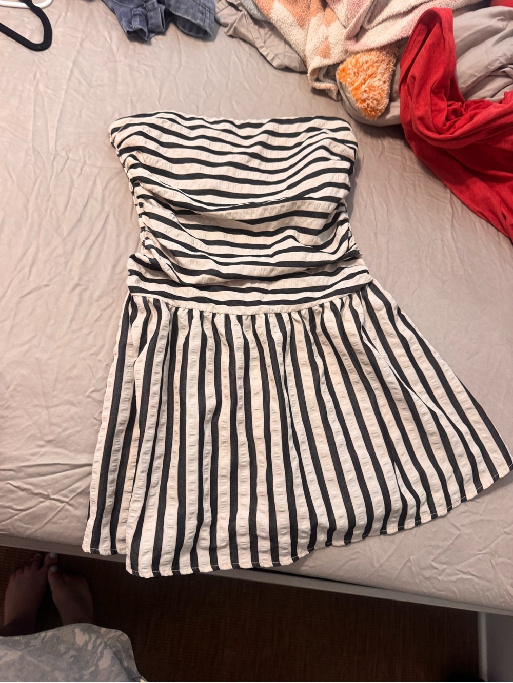 Girls Black and White Striped Strapless Dress